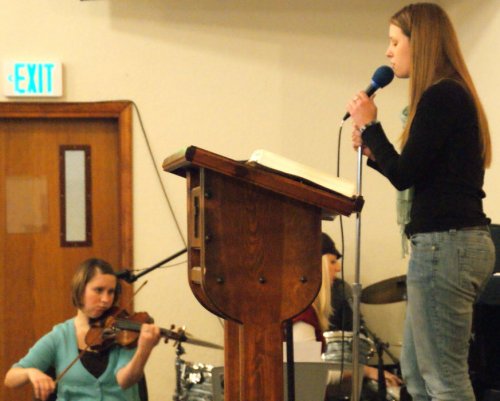 Kelly and Janelle singing "I Bless Your Name" with Chris and Jessica - 1/11/09