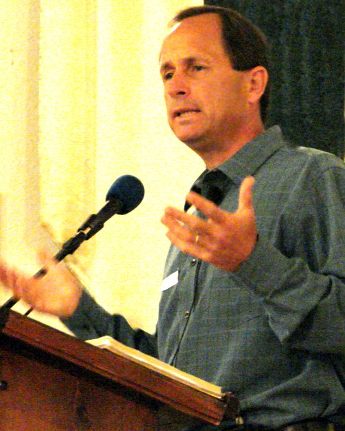 Pastor David preaching 
"Do's and Don'ts of being a Christian"  - 9/06/09