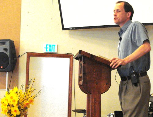 Pastor David Dunaway preaching "Keeping Your Head While Others Lose Theirs" - 4/19/09