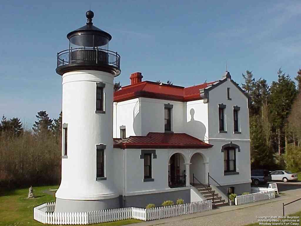 Admiralty Head Lighthouse - 1024 x 768