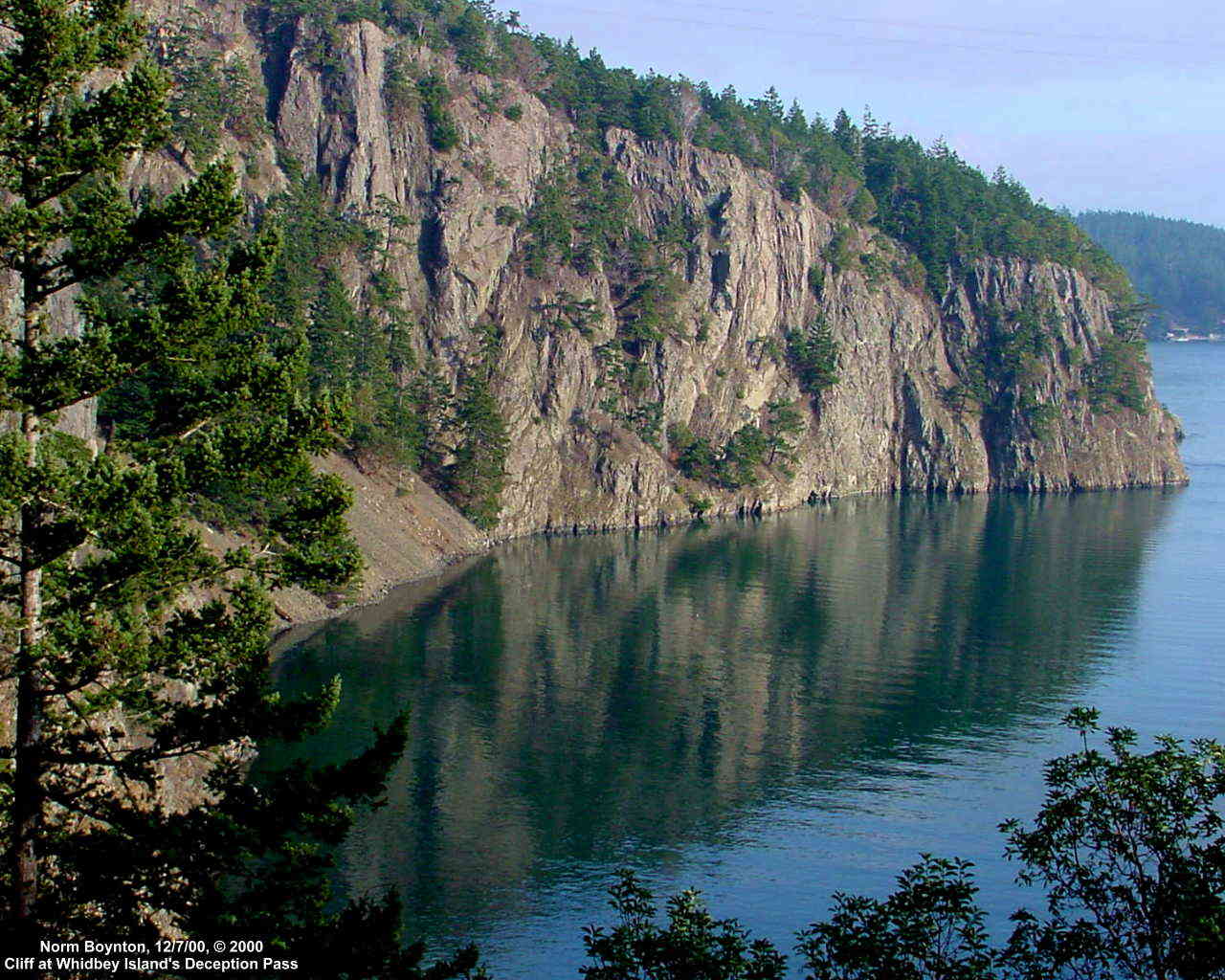 Cliff at Deception Pass on Whidbey Island
 - 1280 x 1024