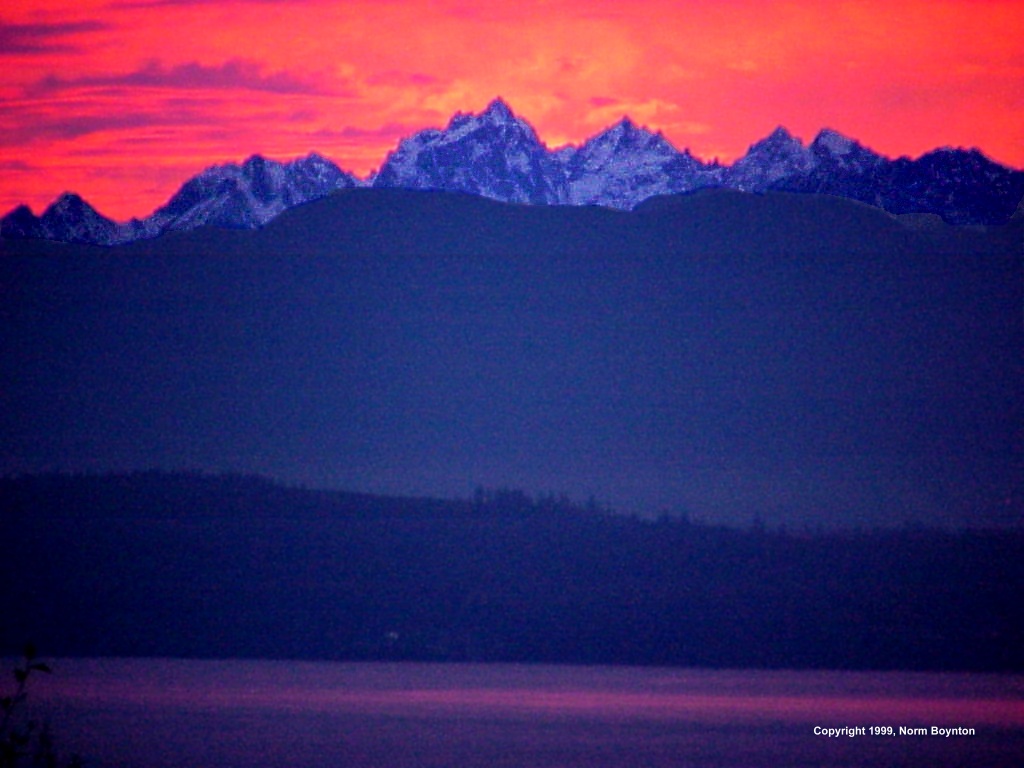 Peaks at Sunset - 1024x768