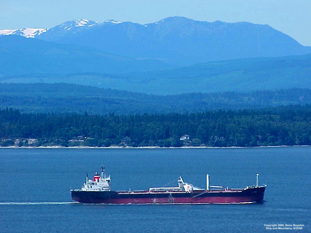 Wallpaper Photo - "Ship and Mountains" - 1024x768